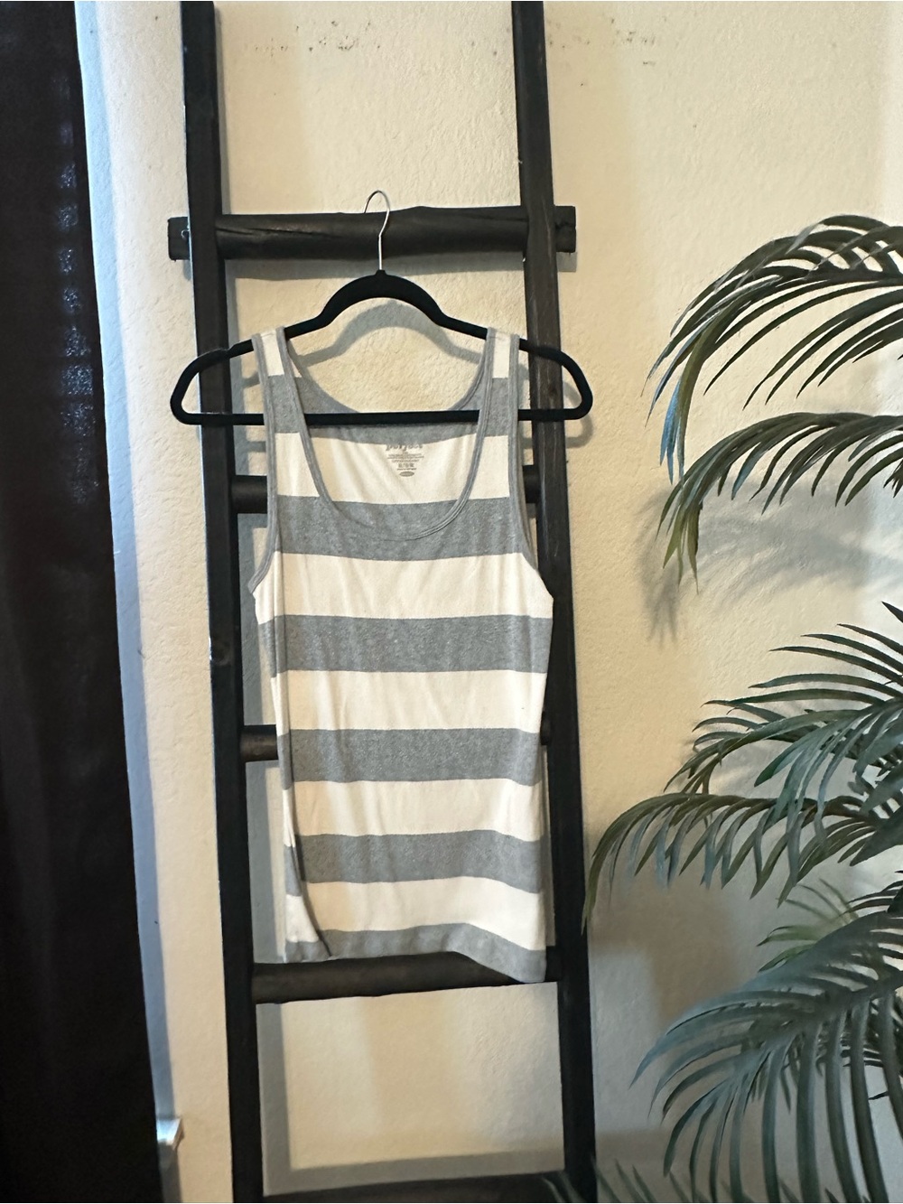 Women’s Striped Scoop Tank - Gray & White
